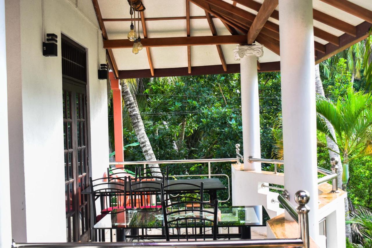 Myr-O Homestay Kombichankulama Exterior photo